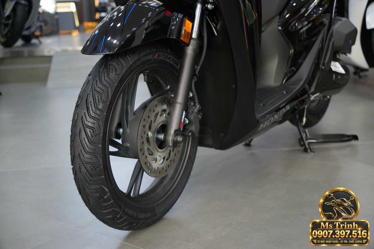 Honda SH150i Ý đen bóng 2027 tại Đà Nẵng - Sơn bóng lịch sự, tiện ích cho mỗi ngày