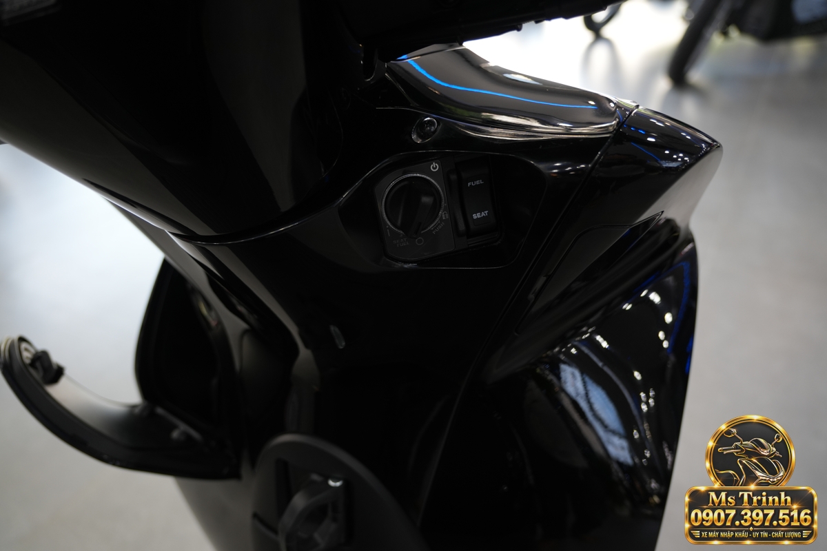 Honda SH150i Ý đen bóng 2027 tại Đà Nẵng - Sơn bóng lịch sự, tiện ích cho mỗi ngày