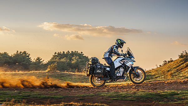 CF Moto 800MT Explorer 2025, ADV Cao Cấp Nhất, Chính Hãng, Giá Tốt tại Đà Nẵng