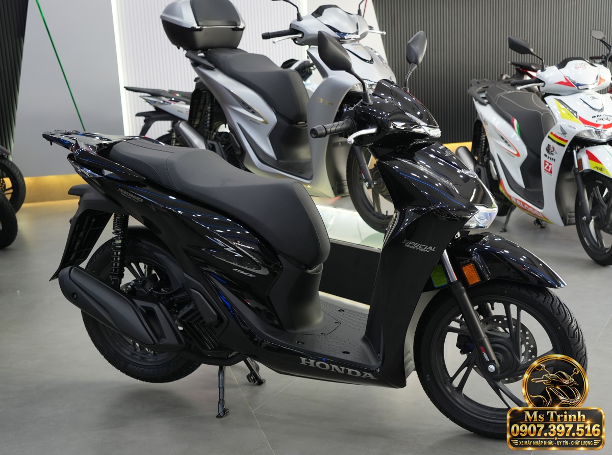 Honda SH150i Ý đen bóng 2027 tại Đà Nẵng - Sơn bóng lịch sự, tiện ích cho mỗi ngày