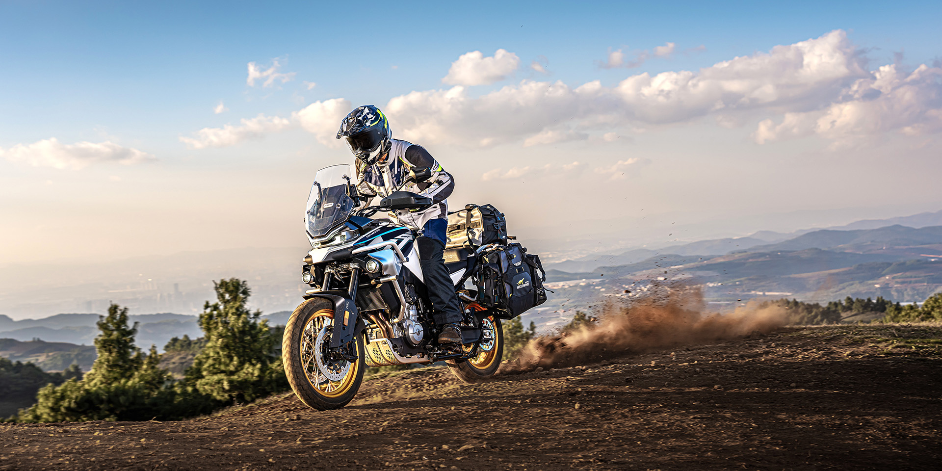 CF Moto 800MT Explorer 2025, ADV Cao Cấp Nhất, Chính Hãng, Giá Tốt tại Đà Nẵng