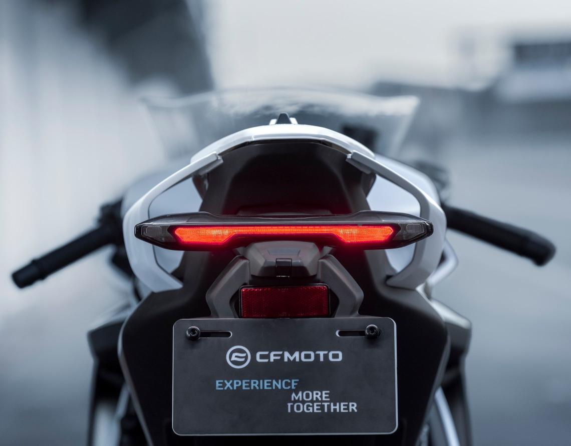 CF Moto 675SR-R 2025 3 Xi Lanh Ngang, Siêu Thể Thao, Giá Rẻ tại Đà Nẵng