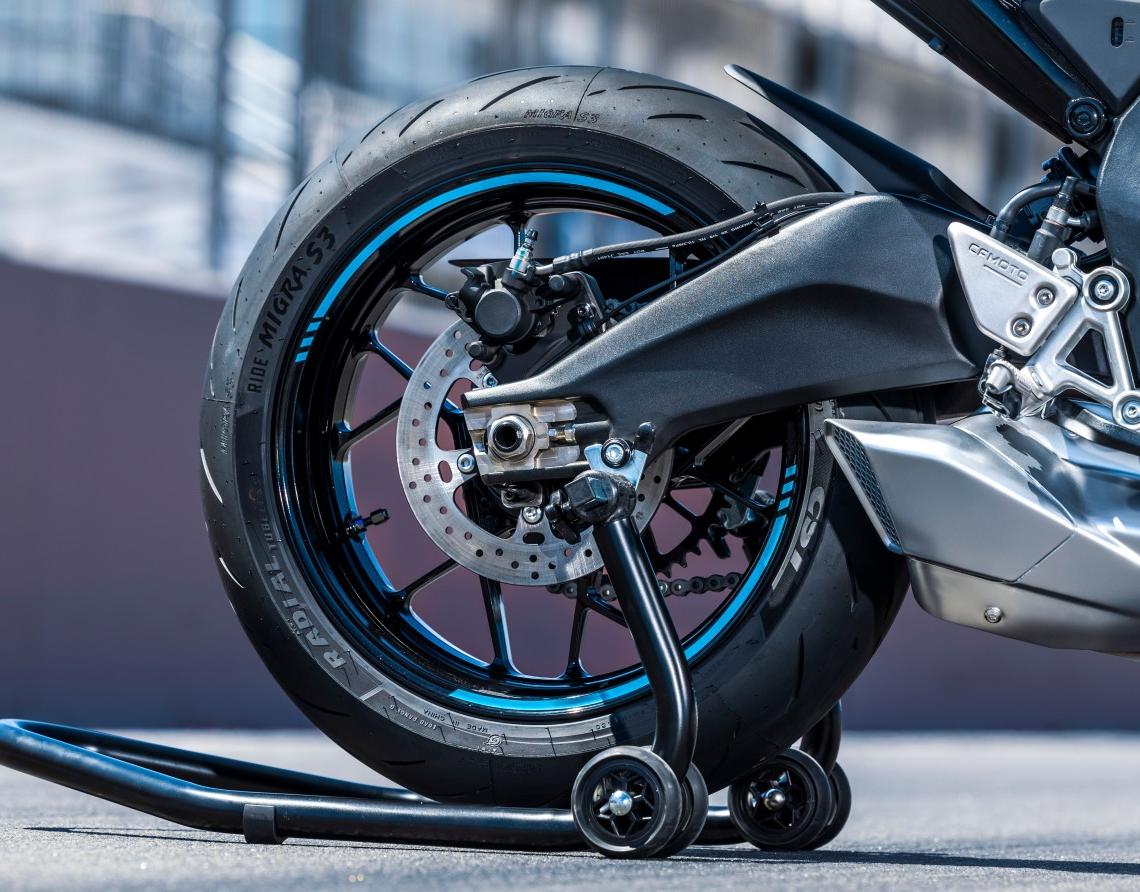 CF Moto 675SR-R 2025 3 Xi Lanh Ngang, Siêu Thể Thao, Giá Rẻ tại Đà Nẵng