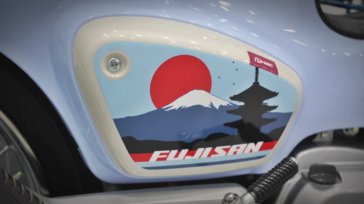 Honda Cub 110 Fujisan bản giới hạn tại Đà Nẵng - Thiết kế đậm chất Nhật Bản