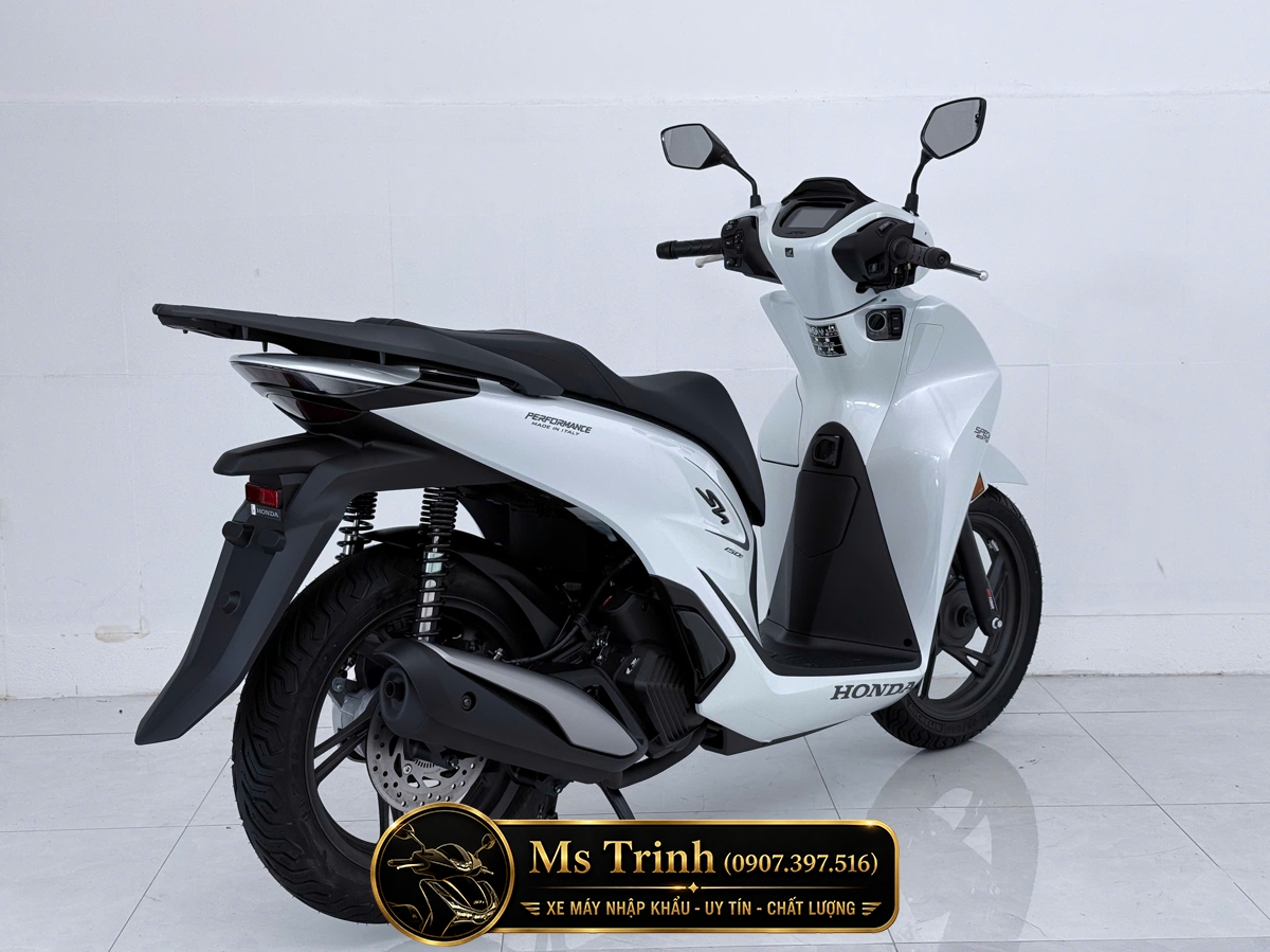 Honda SH150i Special Edition Standard nhập HMR Ý màu trắng tại Đà Nẵng: Giá trị nằm trong từng chi tiết nguyên bản