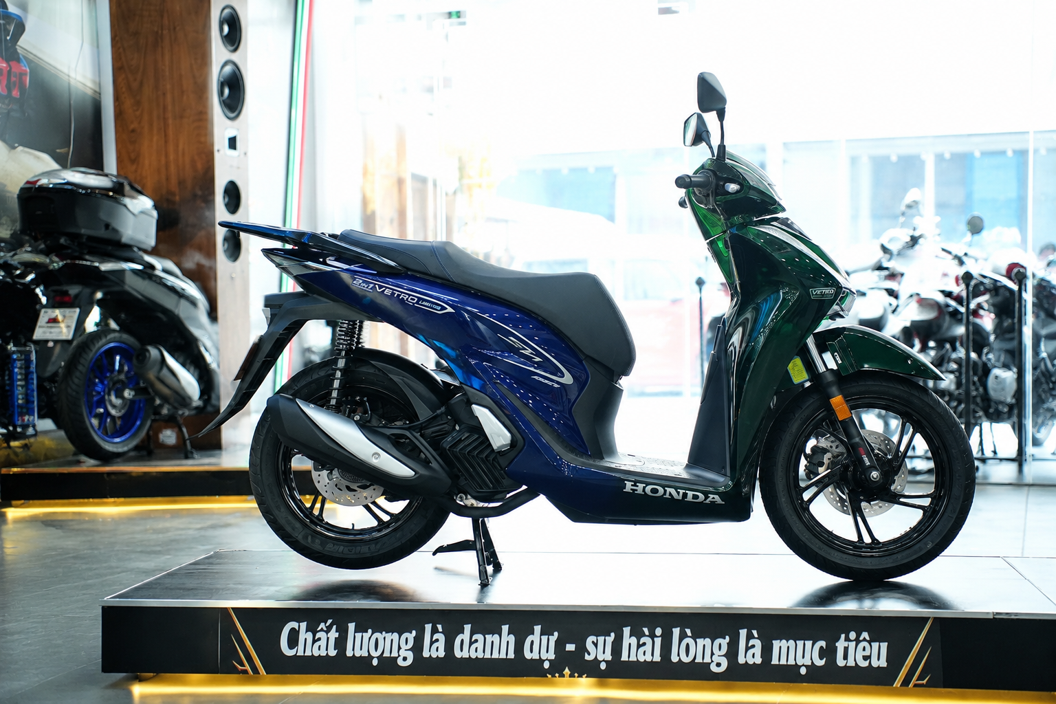 Honda SH150i Vetro Green - Sapphire tại Đà Nẵng: SH Ý Limited 200 xe