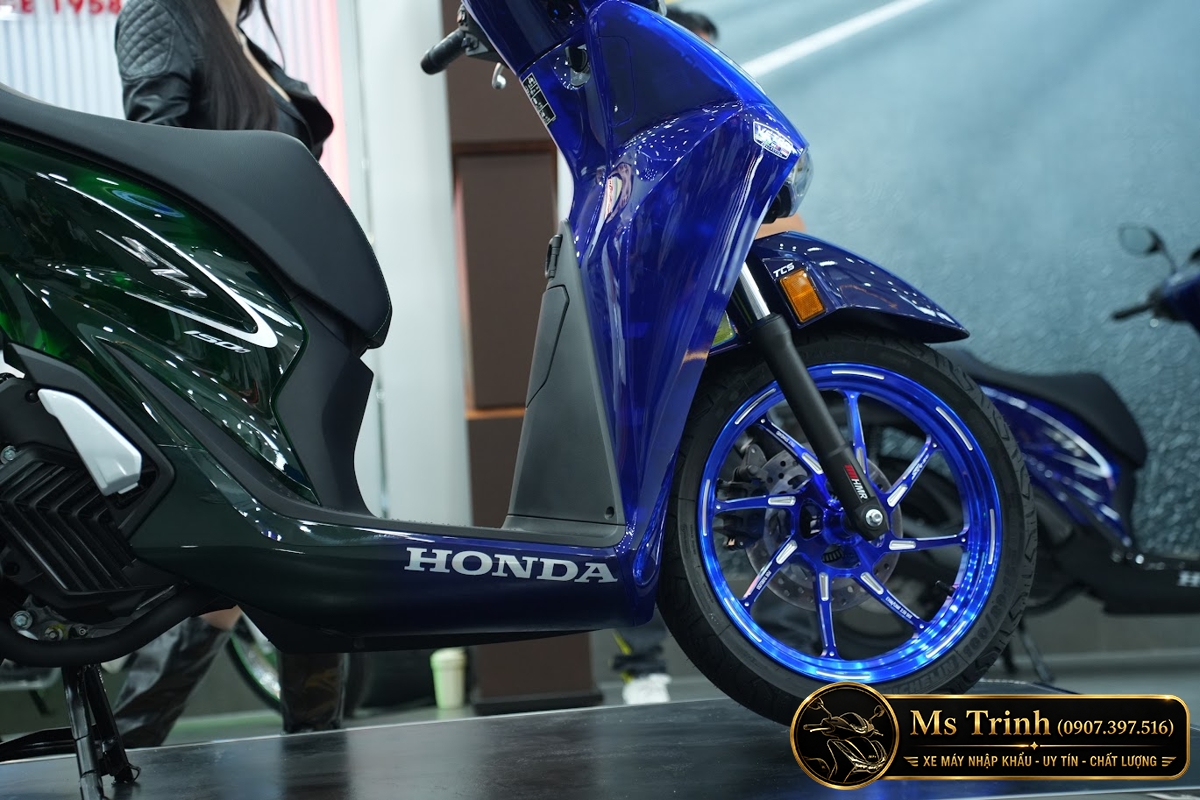 Honda SH150i Vetro Sapphire - Green tại Đà Nẵng: SH Ý 2 trong 1 giới hạn 200 xe