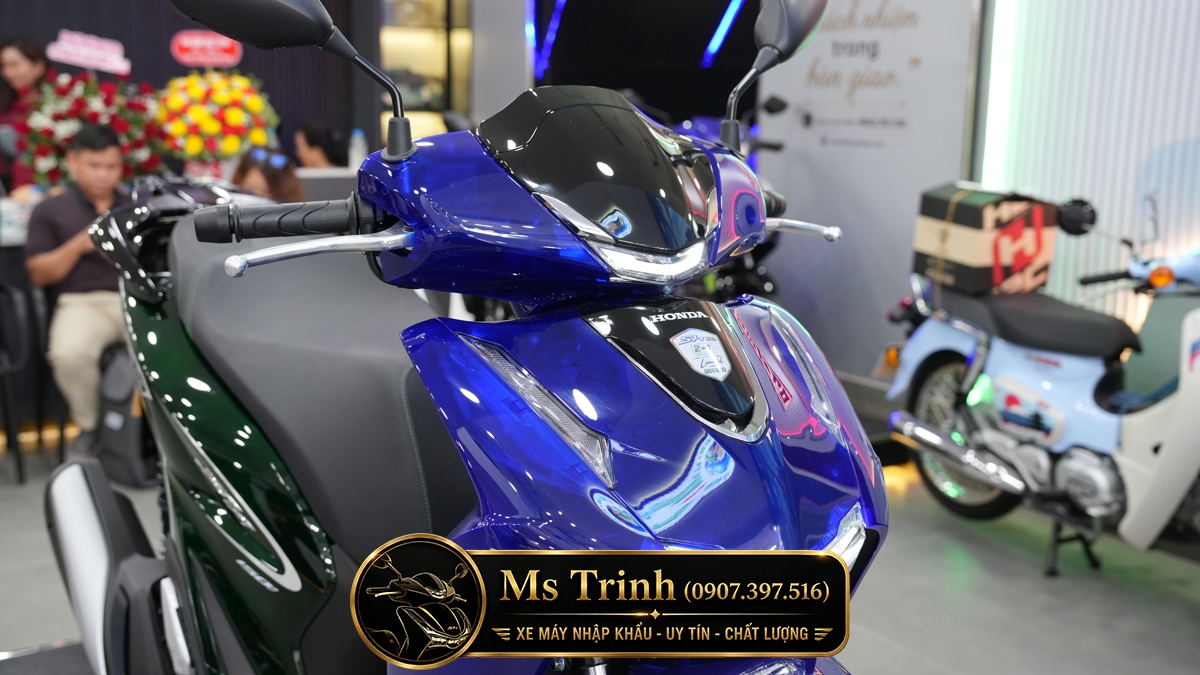 Honda SH150i Vetro Sapphire - Green tại Đà Nẵng: SH Ý 2 trong 1 giới hạn 200 xe