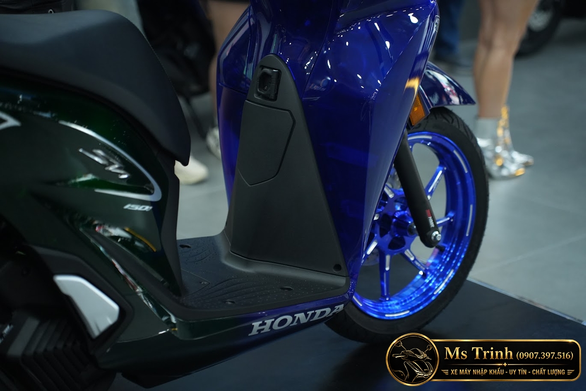 Honda SH150i Vetro Sapphire - Green tại Đà Nẵng: SH Ý 2 trong 1 giới hạn 200 xe