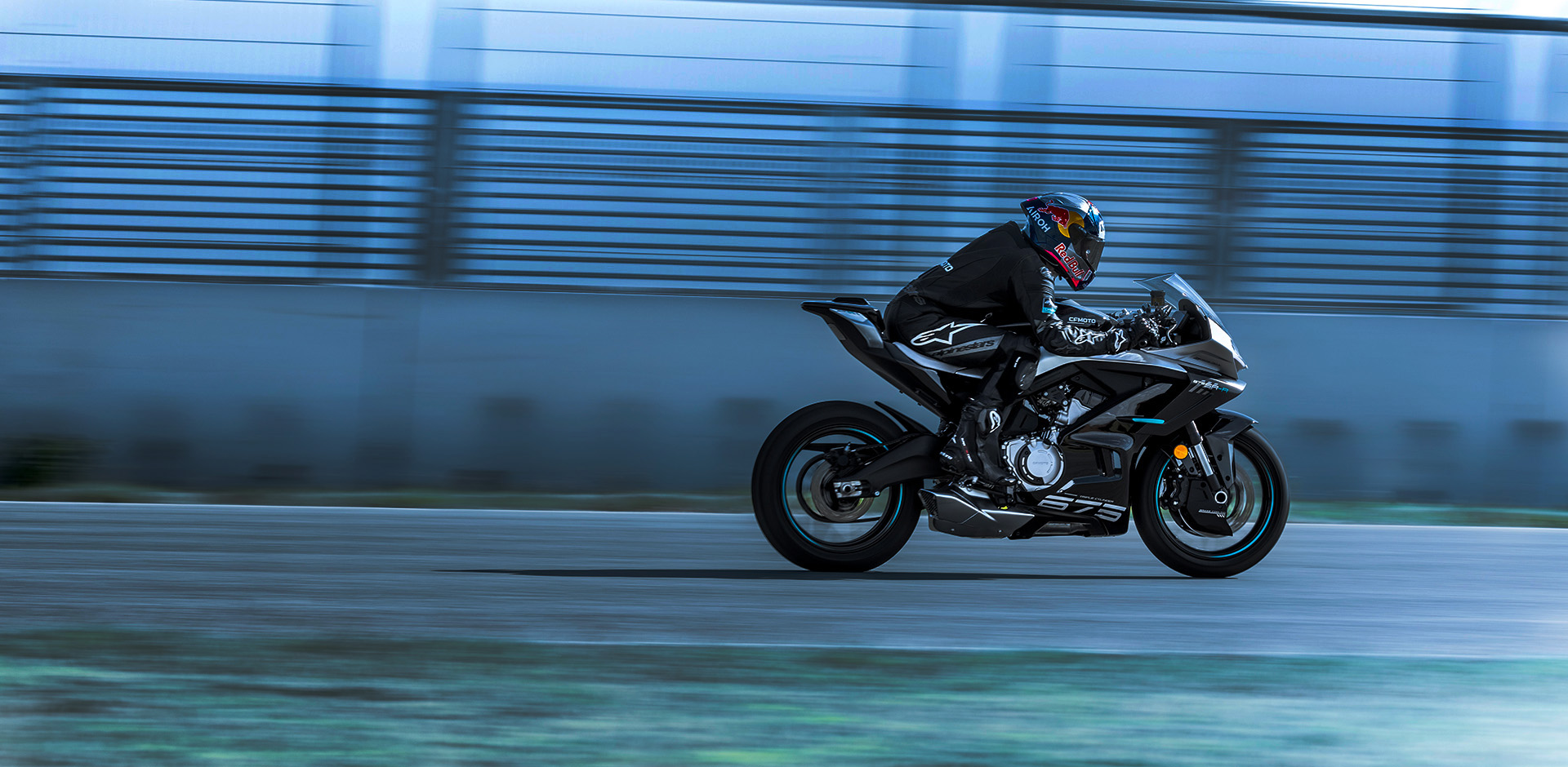 CF Moto 675SR-R 2025 3 Xi Lanh Ngang, Siêu Thể Thao, Giá Rẻ tại Đà Nẵng