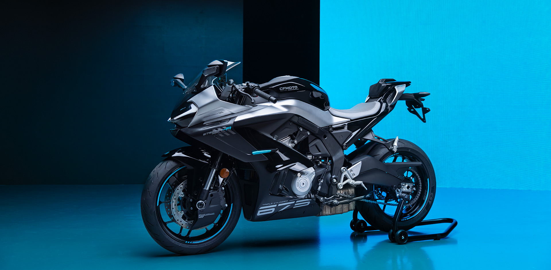 CF Moto 675SR-R 2025 3 Xi Lanh Ngang, Siêu Thể Thao, Giá Rẻ tại Đà Nẵng