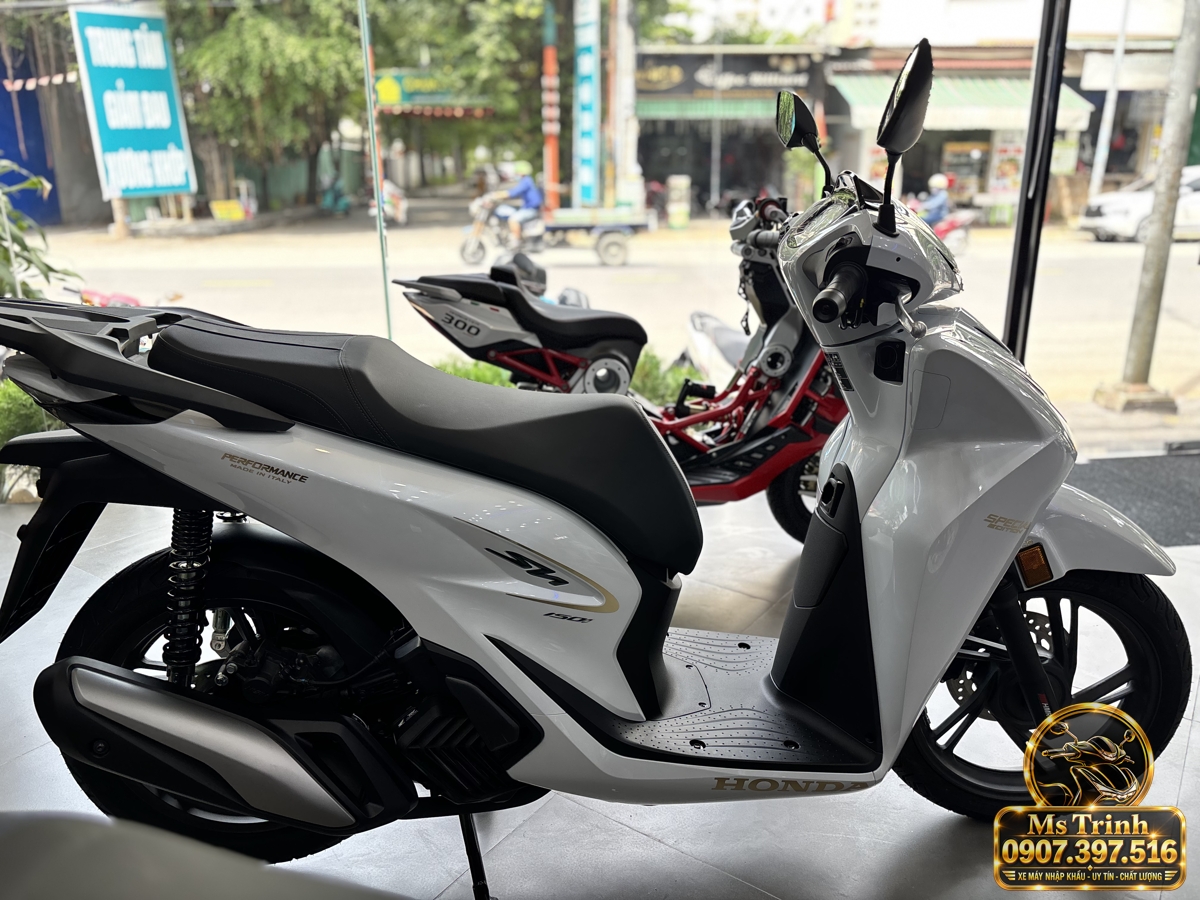 SH150i Ý 2027 màu trắng tại Đà Nẵng - Nhập khẩu nguyên chiếc, thiết kế sang trọng, giá tốt