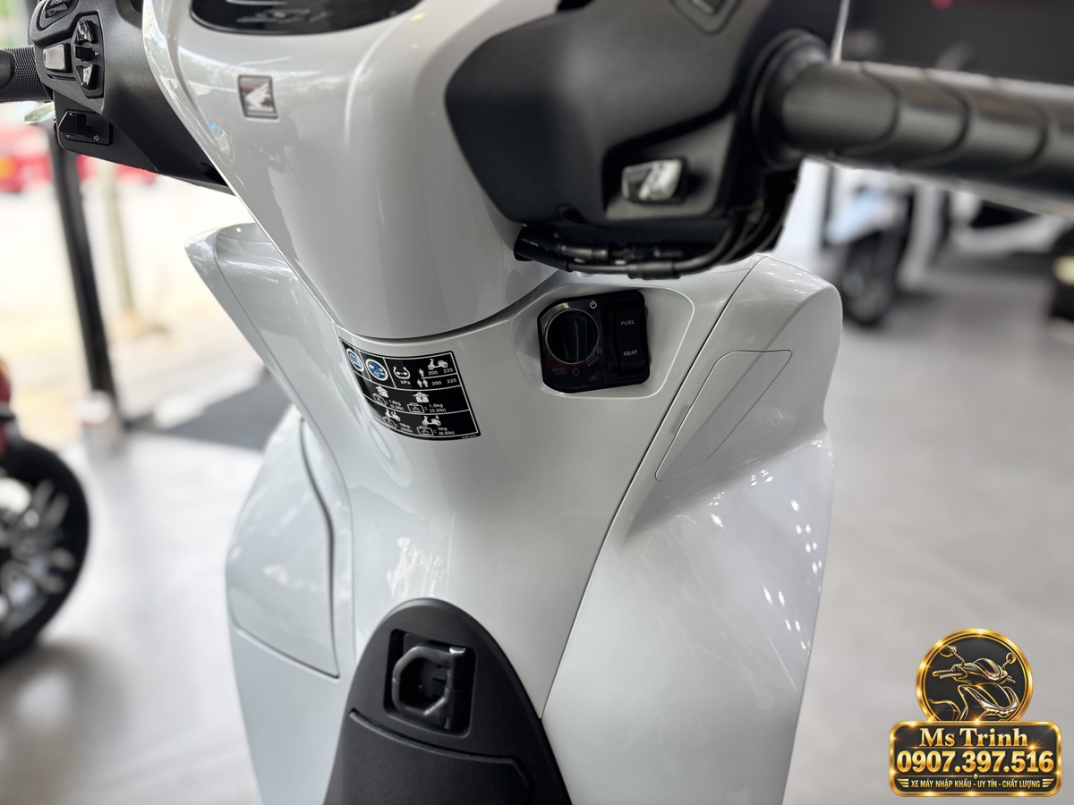 SH150i Ý 2027 màu trắng tại Đà Nẵng - Nhập khẩu nguyên chiếc, thiết kế sang trọng, giá tốt