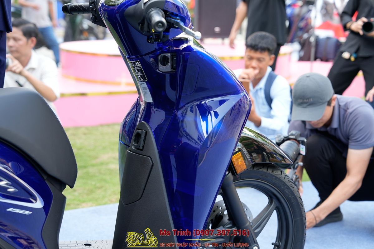 Honda SH150 Vetro Blue 2026 Limited Edition - Siêu phẩm SH Ý dàn áo xanh trong suốt cực hiếm tại Đà Nẵng
