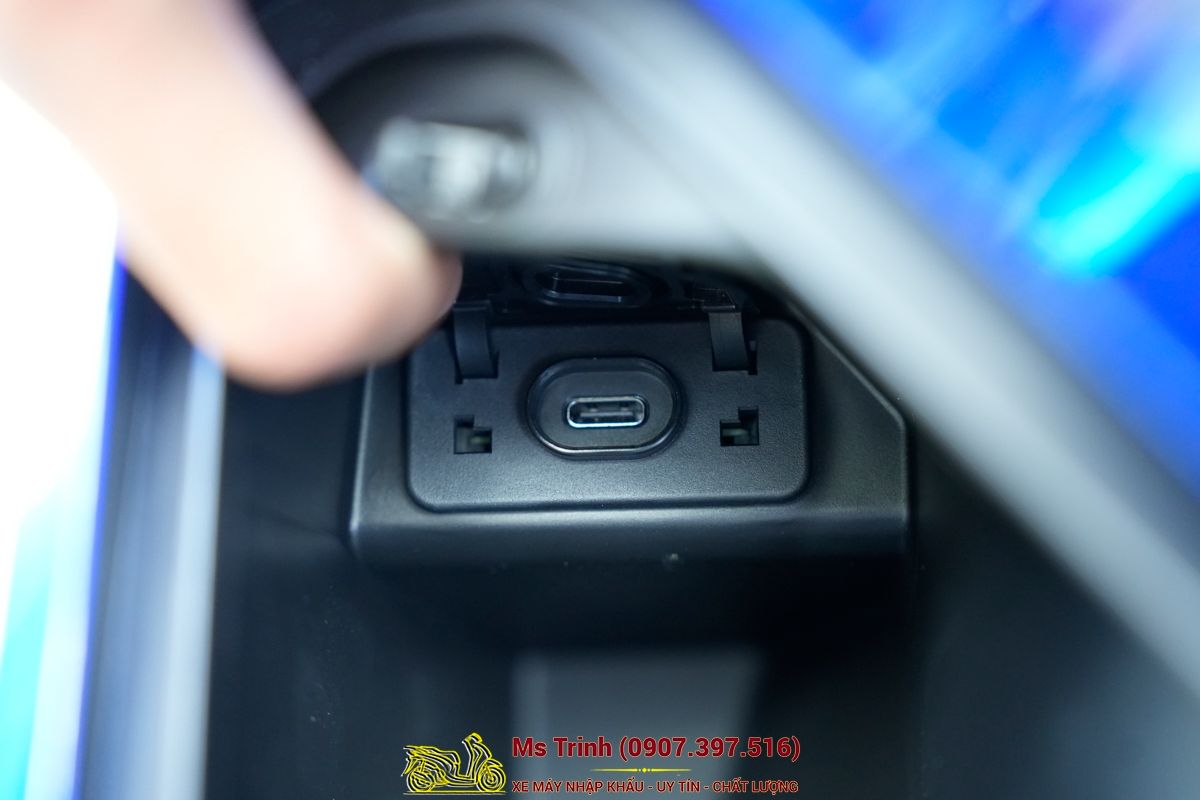Honda SH150 Vetro Blue 2026 Limited Edition - Siêu phẩm SH Ý dàn áo xanh trong suốt cực hiếm tại Đà Nẵng