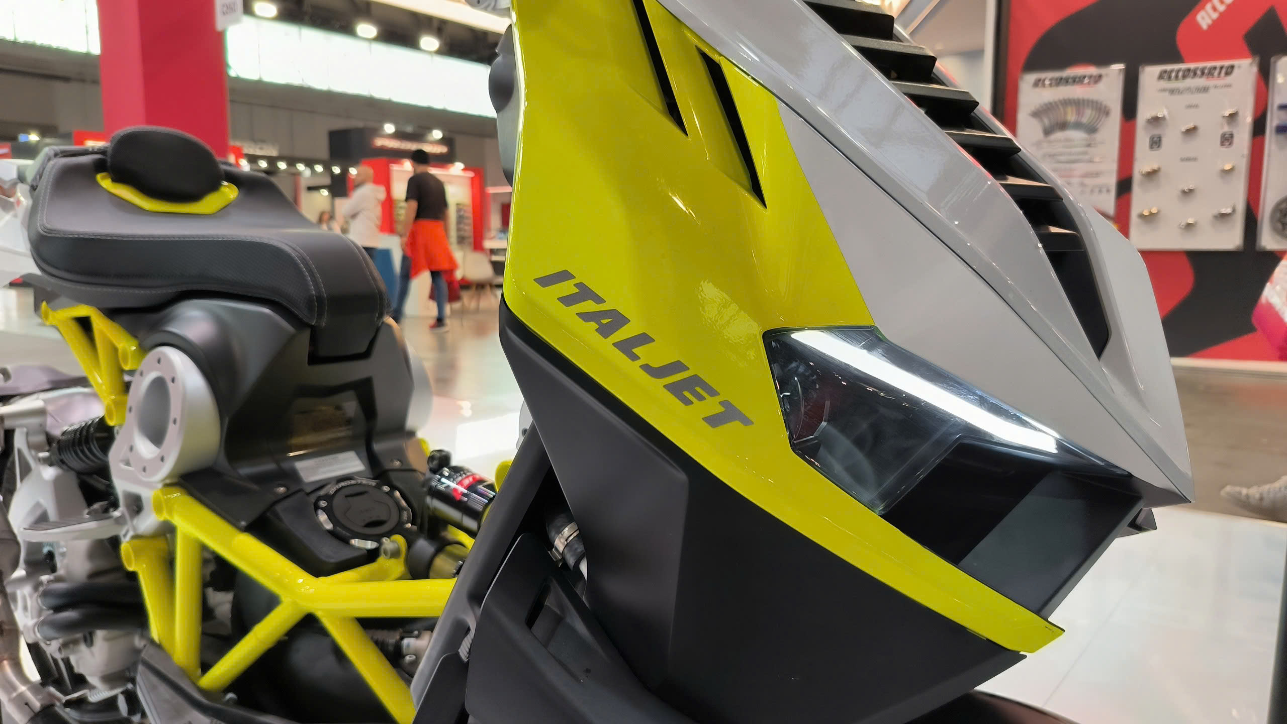 Italjet Dragster 300, Xe Tay Ga Thể Thao Thương Hiệu Từ Italy tại Đà Nẵng