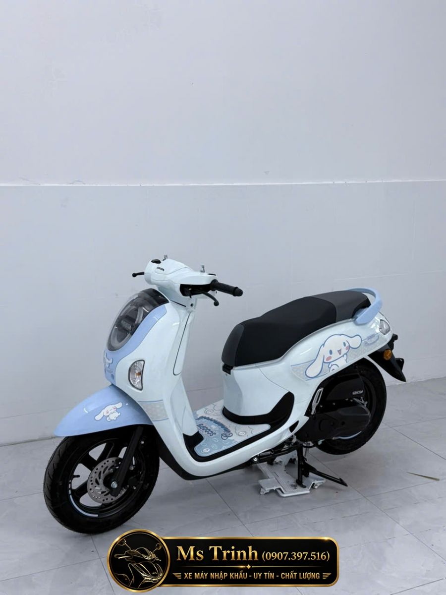 Honda Scoopy Cinnamoroll 2026 Đà Nẵng góc trước nghiêng trẻ trung và khác biệt.
