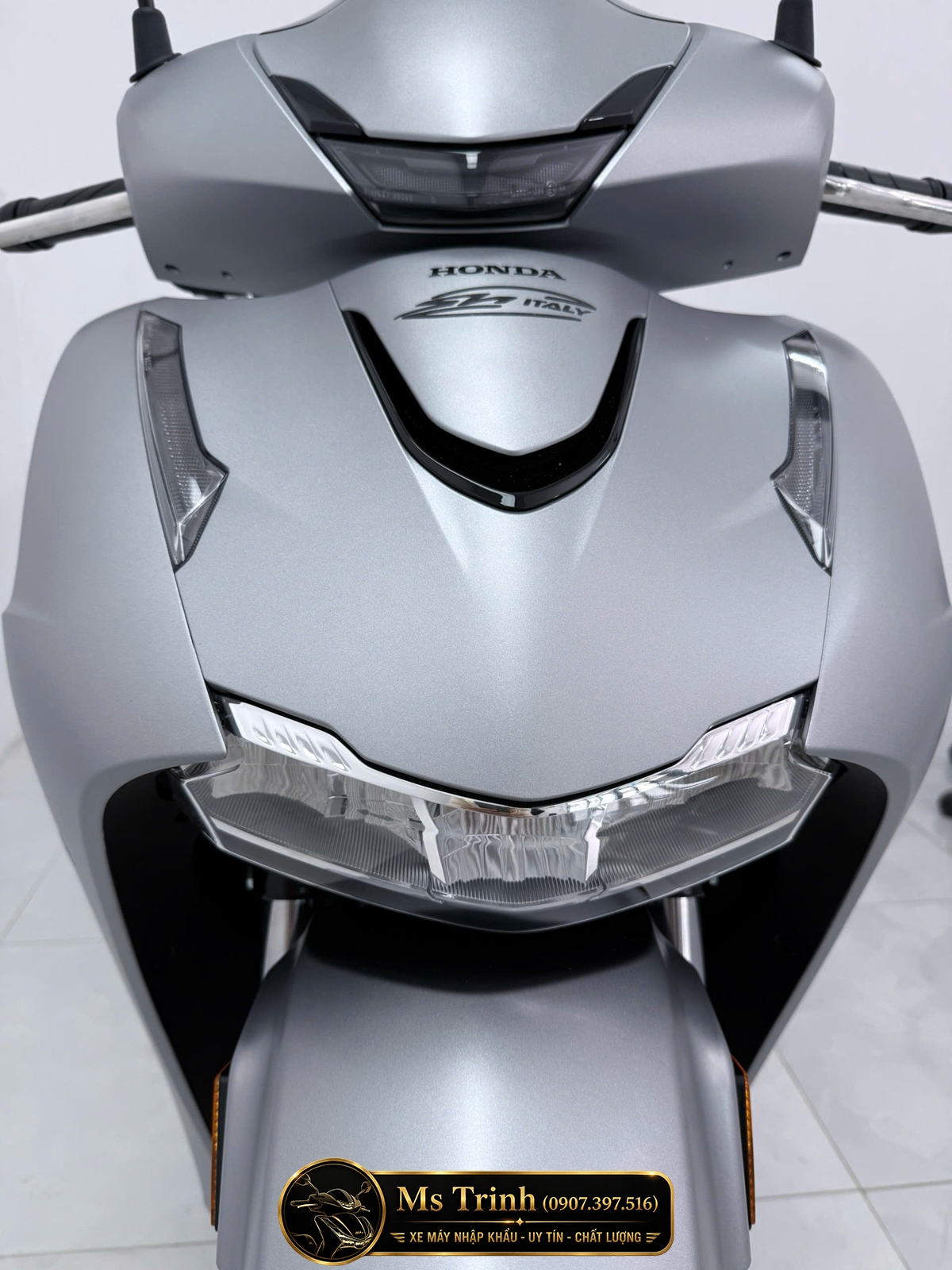 Cụm đèn LED phía trước Honda SH150i Special Edition nhập Ý màu bạc
