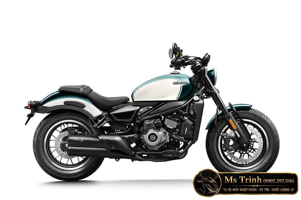 CFMoto 450CL-C AMT phối xanh trắng với phong cách cruiser retro nổi bật