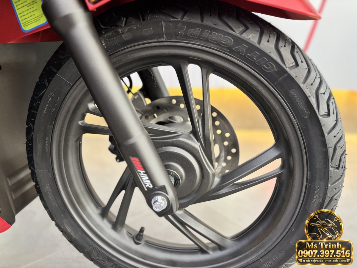 Hình ảnh Honda SH150i nhập Ý 2027 màu đỏ số 7 Xe Honda SH150i Ý đỏ phiên bản 2027 qua hình ảnh sản phẩm tại showroom CubShop Premium